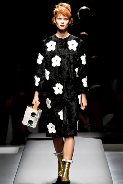 Look 12